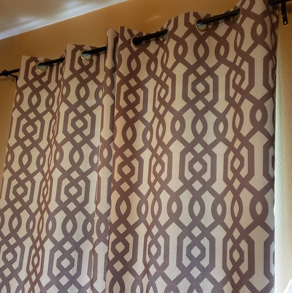 BOGO Blackout Grommet Curtains in 2 COLORS! - Picture 1 of 4